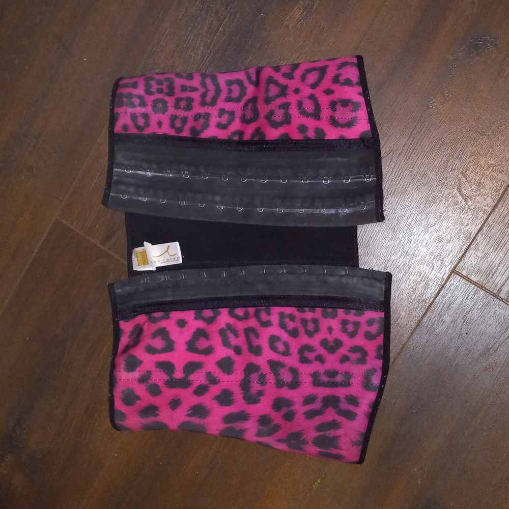 Waist trainer